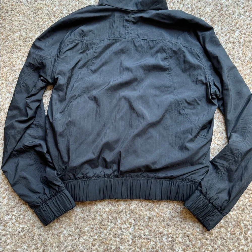 Lululemon Bombs Away Jacket Black/Olive Green Camo Print Reversible Zip Sz 4